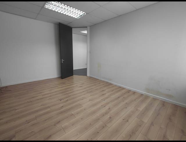 160M² OFFICE TO LET IN BRYANSTON